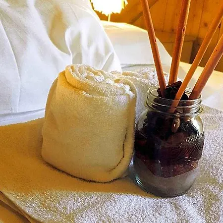 Al Sentiero Di Charly Bed and breakfast 3*